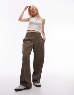 Topshop Petite - Gestreifte Hose in Braun mit tiefsitzender Taille-Brown