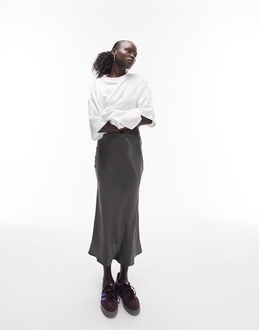 Topshop Petite - Gonna midi in raso grigio antracite con taglio sbieco