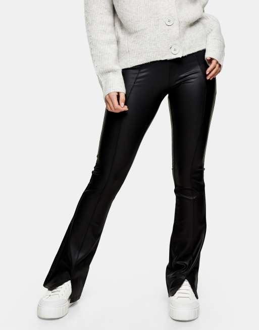 Topshop – Petite – Hose mit Schlitz aus Kunstleder in Schwarz
