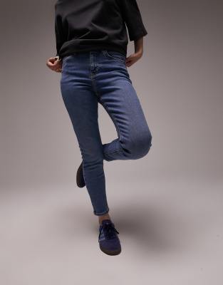 Topshop Petite Jamie Jeans In Mid Blue