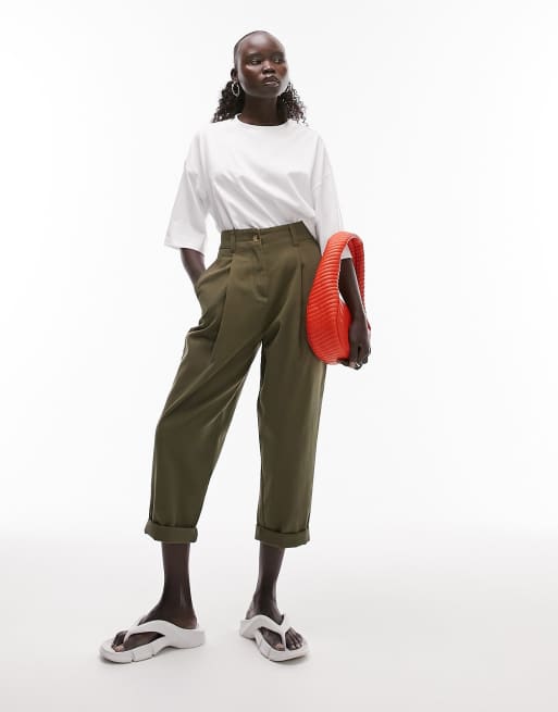 Topshop Petite – Kakifärgade plisserade peg-byxor med hög midja