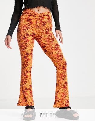 Topshop Petite Topshop Petite knot twist front flared trouser in orange hibiscus print-Pink