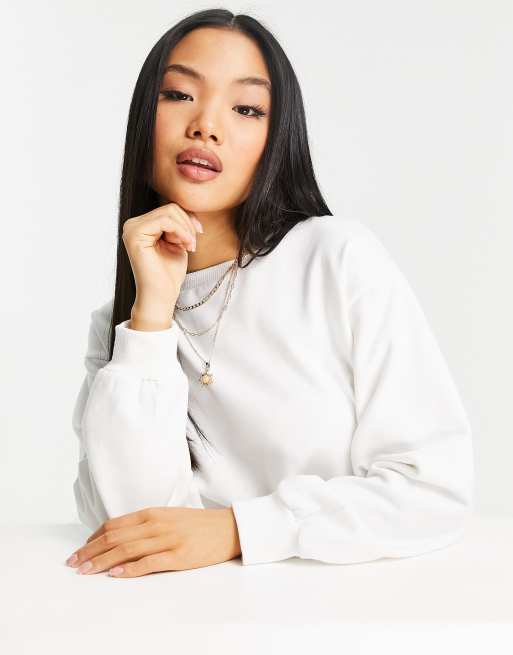 Topshop Petite – Kurz geschnittenes Sweatshirt in Weiß 