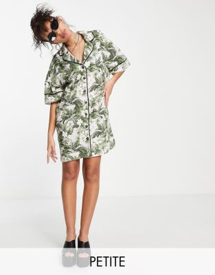 Topshop Petite - Kurzes Hemdblusenkleid aus Viskosemix in Grün mit Hibiskus-Blumenmuster - MGREEN