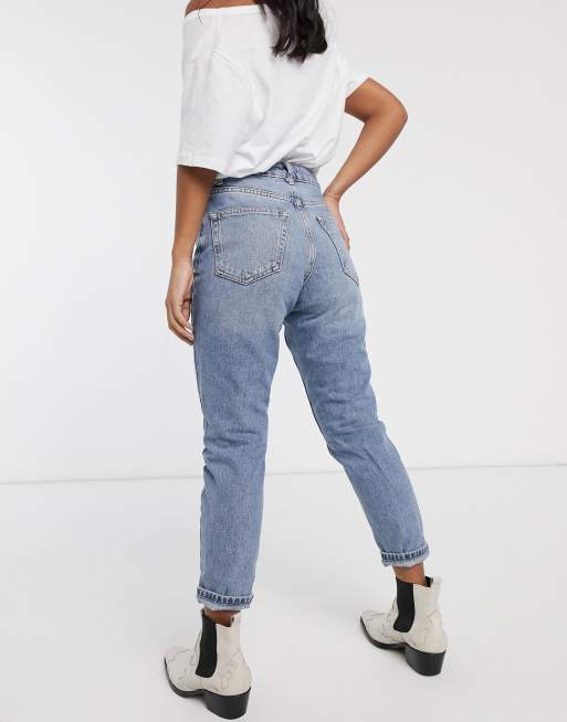Topshop Petite Mom Jeans In Gebleichter Waschung Asos