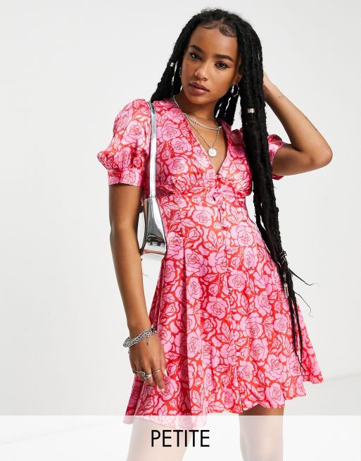 Topshop Petite - Nette mini jurk met knopen, kleurgeschakeerde rozen, V-hals en bloemen in roze