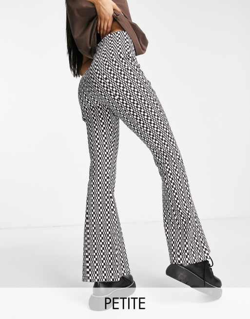 Topshop Petite - Pantaloni a zampa a quadri in bengalina a vita alta con spacchi laterali
