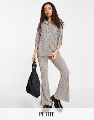 Topshop Petite plisse flared trouser in check print