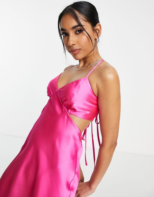 Topshop Petite - Robe nuisette courte en satin à découpe - Rose vif, 2 de 4