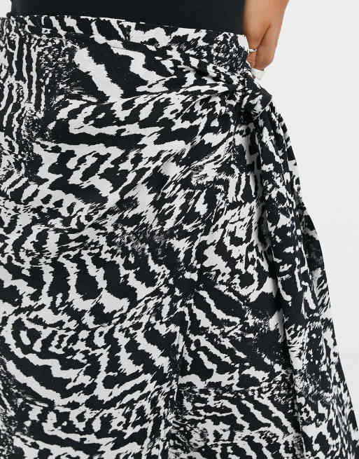 Topshop Petite - Slå-om sarongnederdel i én farve, 3 af 4