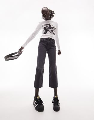 Topshop Petite - Sorte jeans med mellemhøj talje, lige ben og rå kanter i benene - view 1