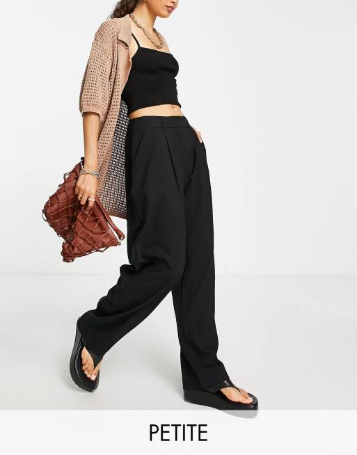 Topshop Petite – Svarta plisserade byxor med smal figursydd design och hög midja 