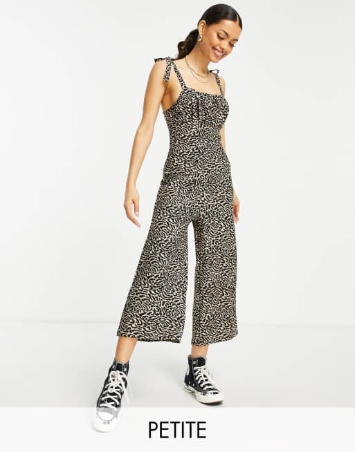 Topshop Petite - Tuta jumpsuit in jersey con motivo con ghirigori