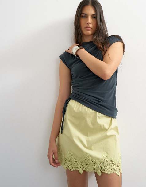Topshop – Petticoat-Minirock aus Spitze in Hellgrün mit elastischem Bund - view 1