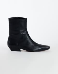 Phoenix real leather chiselled ankle boot in black