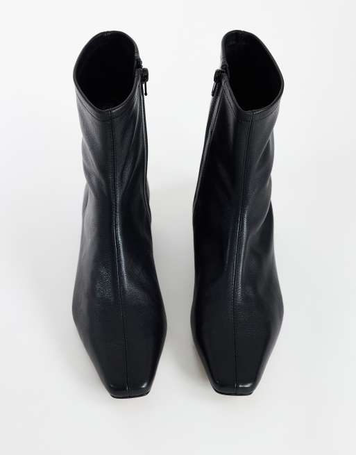 Topshop Phoenix real leather chiselled ankle boot in black, 3 of 4