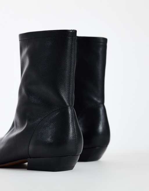 Topshop Phoenix real leather chiselled ankle boot in black, 4 of 4