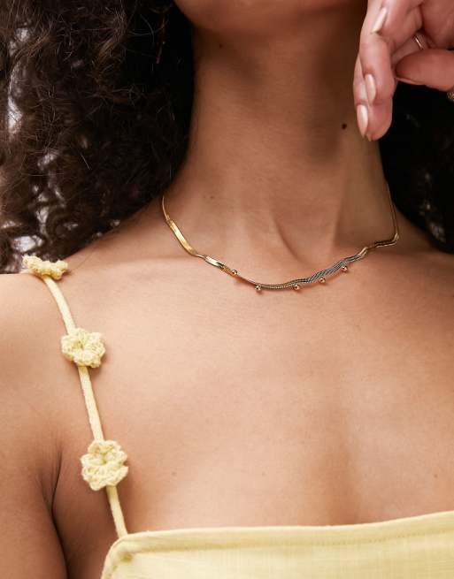 Topshop - Pia - Collier en maille serpent avec perles en acier inoxydable imperméable - Doré