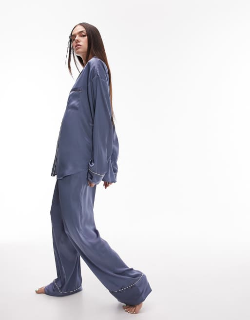 Topshop - Pigiama con camicia e pantaloni in raso blu con profili a contrasto 