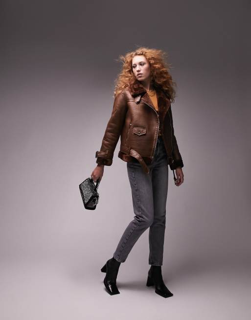 Topshop – Piloten-Bikerjacke aus schokobraunem Kunstleder mit Besatz in Lammfell-Optik, 2 von 4