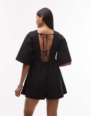 Topshop – Playsuit in Schwarz mit tiefem V-Ausschnitt - view 1
