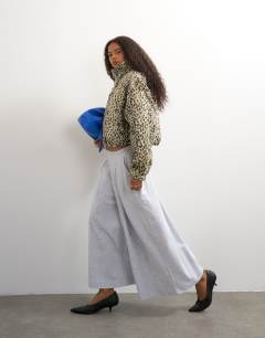 Pleated awkward length jogger