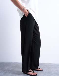 Pleated straight leg trouser in black 