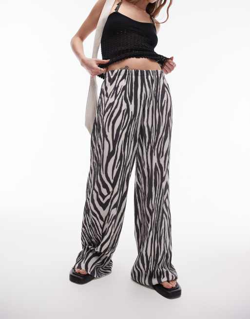 Topshop - Plissé broek van kreukelstof met wijde pijpen in zwart-witte zebraprint