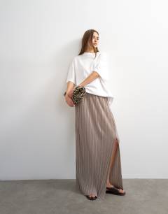Plisse maxi skirt in oat