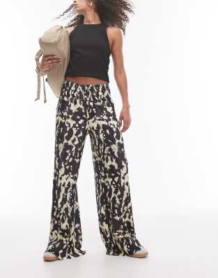 plisse wide leg pants in blurred animal print-Black