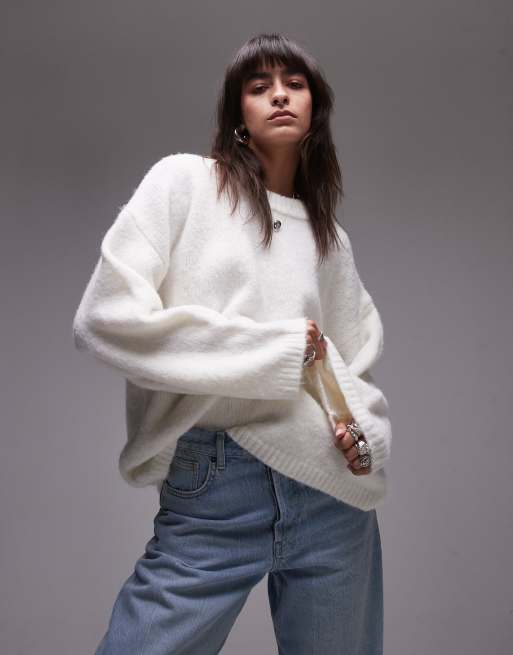 Topshop - Pluizige gebreide, oversized trui met ronde hals in ivoorwit