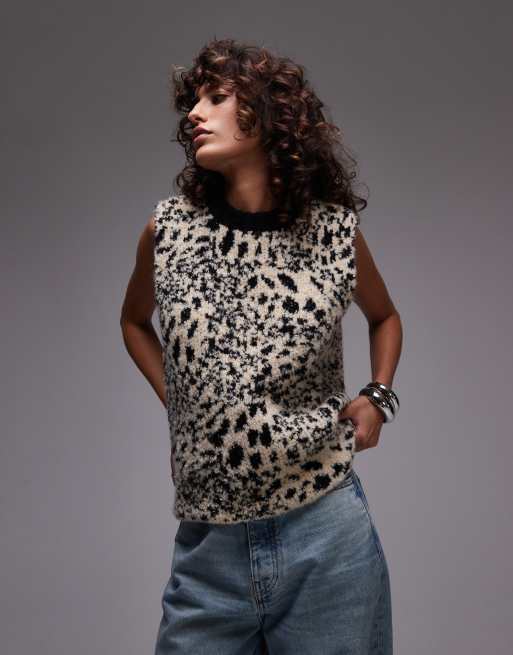 Topshop – Podkoszulek z dzianiny boucle w neutralnym kolorze w zwierzęcy wzór