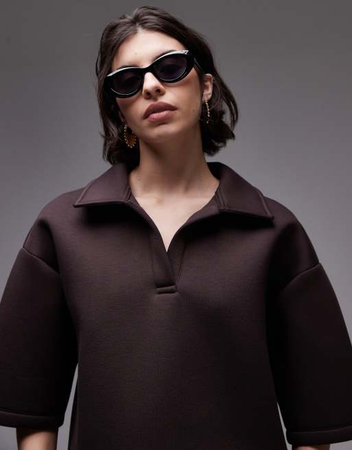 Topshop - Polo marrone stile rugby in tessuto scuba a maniche corte