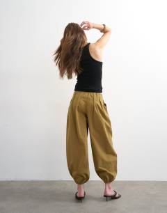 Model wearing Poplin balloon trouser in khaki
