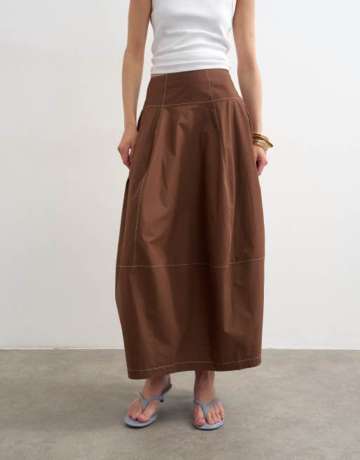 Topshop poplin barrel seamed maxi skirt in chocolate, 2 of 5