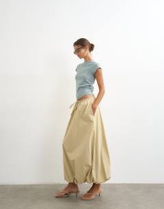 Model wearing Poplin bubble hem maxi skirt in stone
