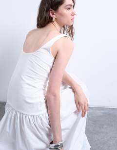 Model wearing Poplin mix scoop neck maxi dress in white
