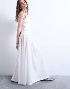 Model wearing Poplin mix scoop neck maxi dress in white