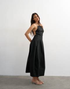 Model wearing Poplin square neck open back barrel midi sundress in black