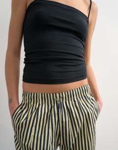 Model wearing Poplin stripe wide leg pull on trouser in navy stripe
