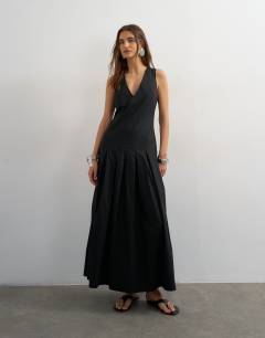 Poplin structured dropped waist maxi dress in black