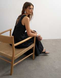 Model wearing Poplin structured dropped waist maxi dress in black