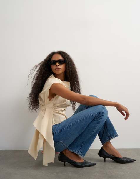 Topshop poplins topp med sned halsringning och vriden sida i buttermilk - view 1