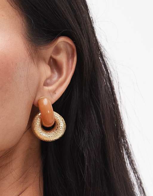 Topshop - Poppi - Orecchini effetto batacchio color oro con pietra semipreziosa
