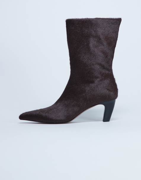 Topshop – Poppy – Ankle-Boots aus Echtleder mit Ponyfell in Schokobraun und spitzer Zehenpartie - view 1