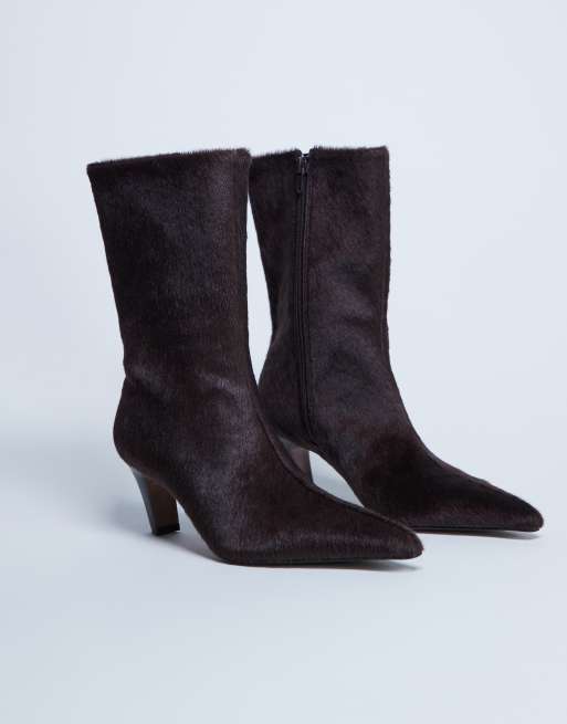Topshop Poppy real leather point toe ankle boots in chocolate pony, 2 of 3