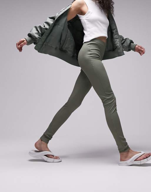 Topshop – Prążkowane legginsy o obcisłym kroju w kolorze khaki