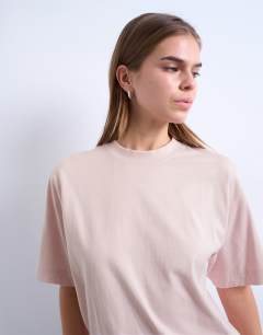 Premium basic short sleeve tee in light pink