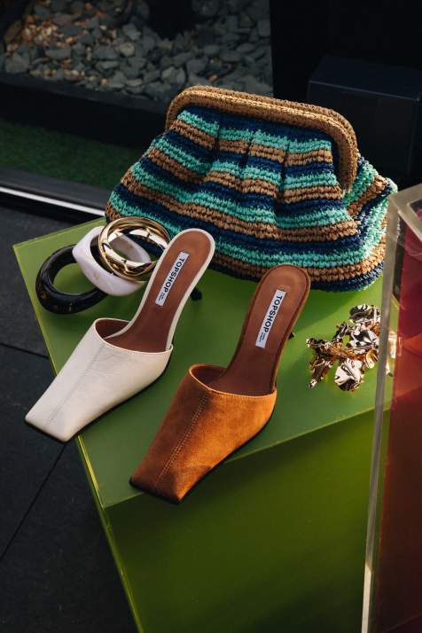 Topshop - Premium - Dante - Leren muiltjes met vierkante neus en hak in gebroken wit - view 1