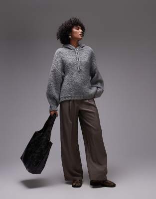 Topshop - Premium - Gestrickter Kapuzenpullover aus Wollmix in Grau